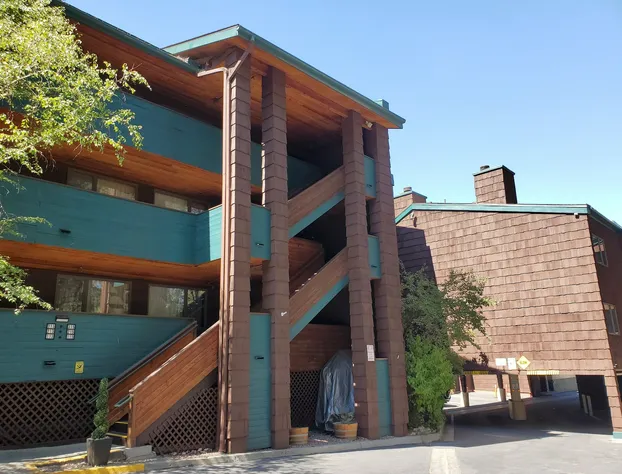 Getaways at Snow Lake Lodge hotel detail image 2