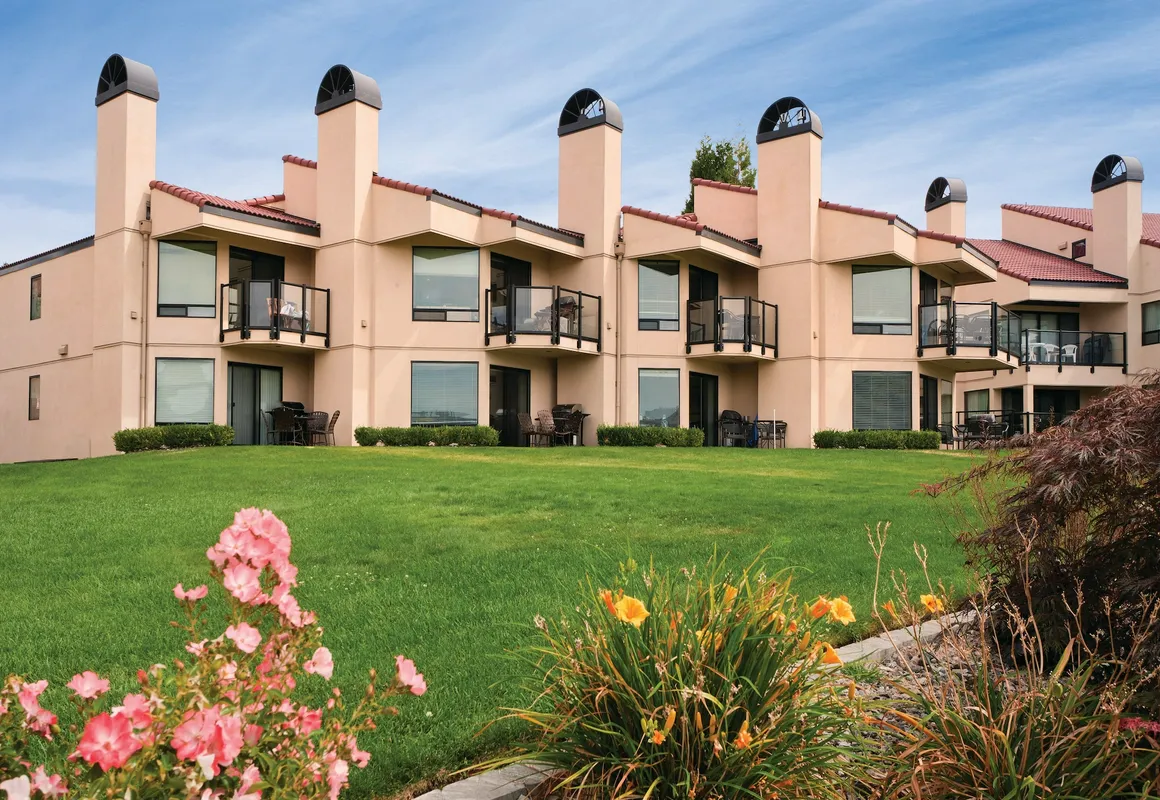 WorldMark Lake Chelan Shores hotel hero