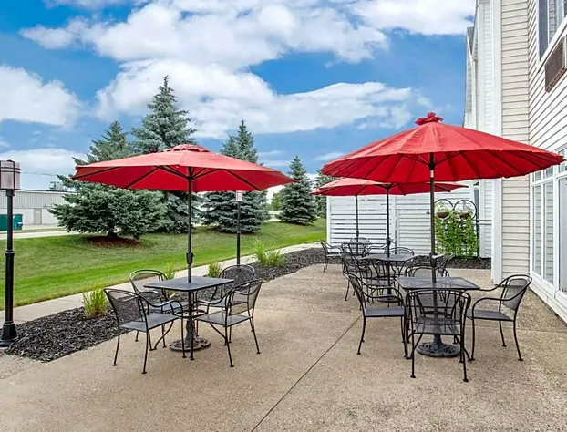 Cobblestone Suites Oshkosh hotel detail image 1