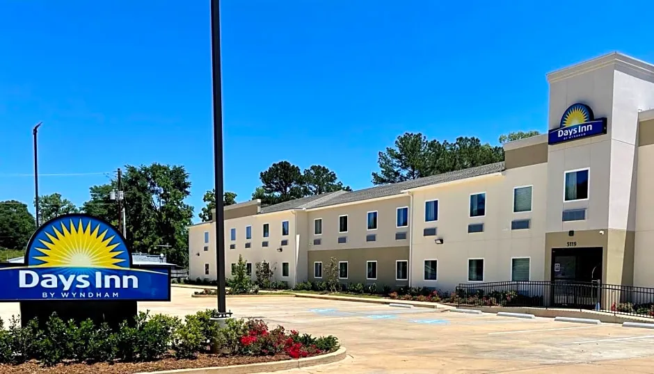 Days Inn by Wyndham Zachary LA hotel hero