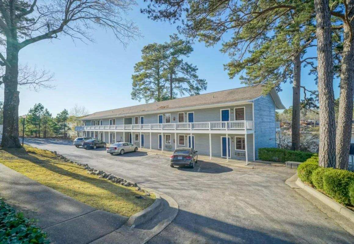 The Hamilton - Lakefront & Studio Suites, Hot Springs hotel hero