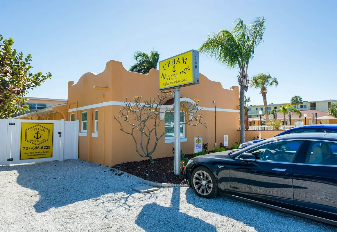 Upham Beach Inn hotel hero