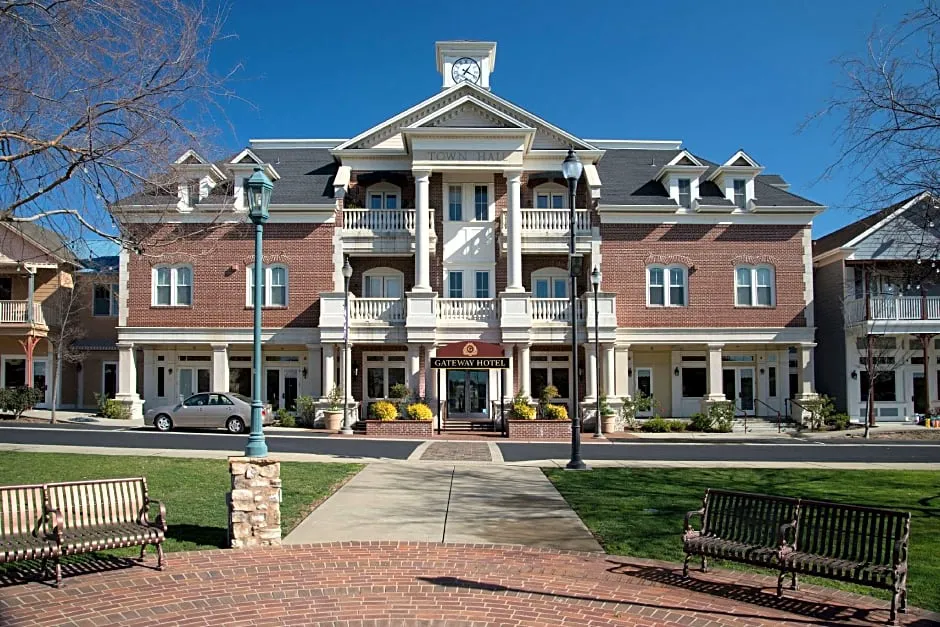 Gateway Hotel, Trademark Collection by Wyndham hotel hero