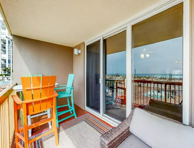 Pelican Beach Resort Rentals hotel detail image 1