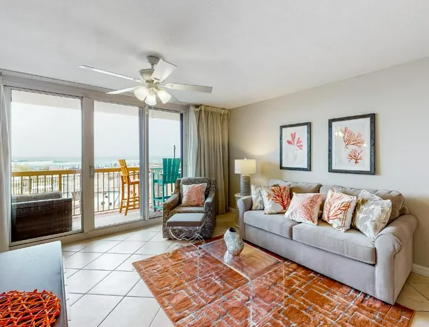 Pelican Beach Resort Rentals hotel detail image 2