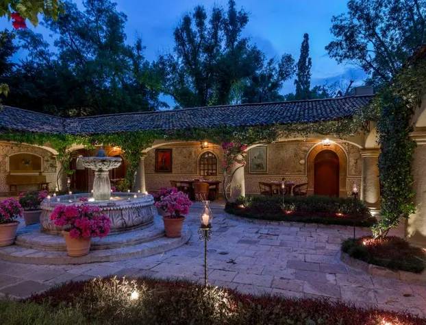 Villa Santa Monica hotel detail image 2