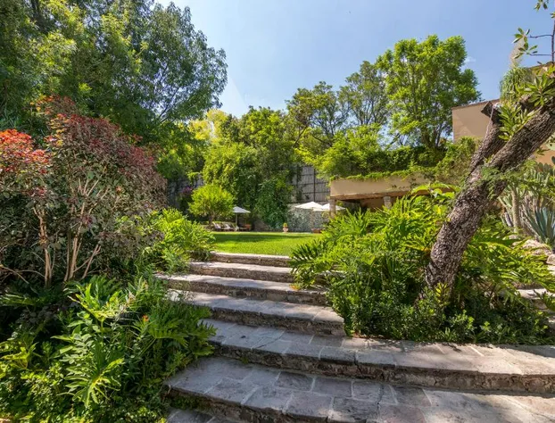 Villa Santa Monica hotel detail image 3