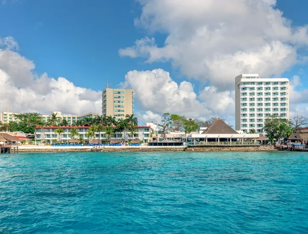 El Cid La Ceiba Beach hotel detail image 1