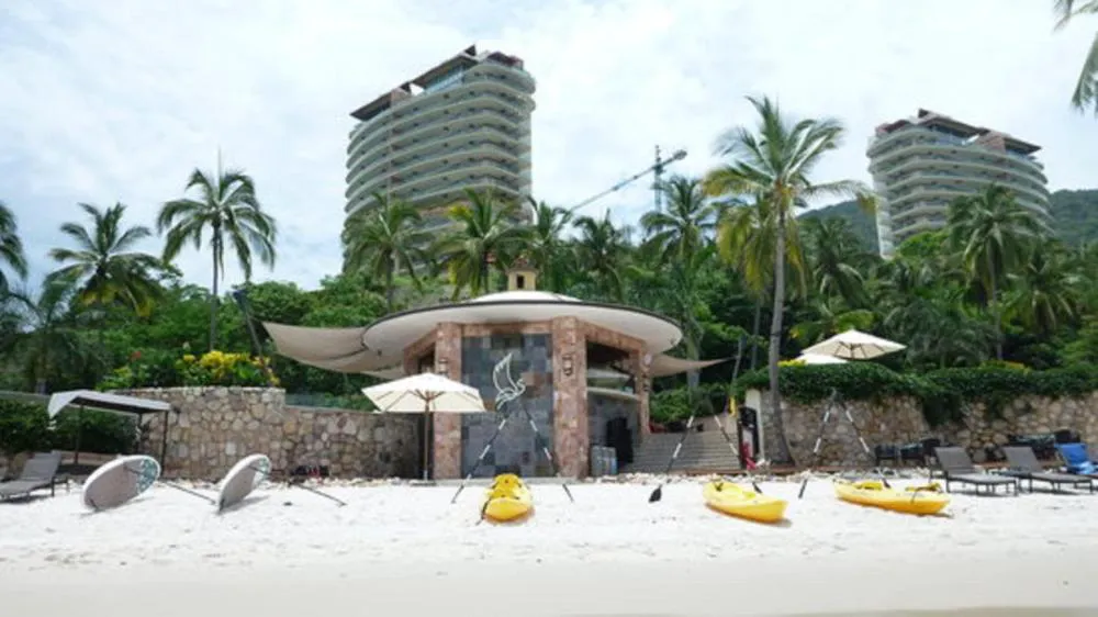 Suites at Garza Blanca Preserve Resort & Spa hotel hero