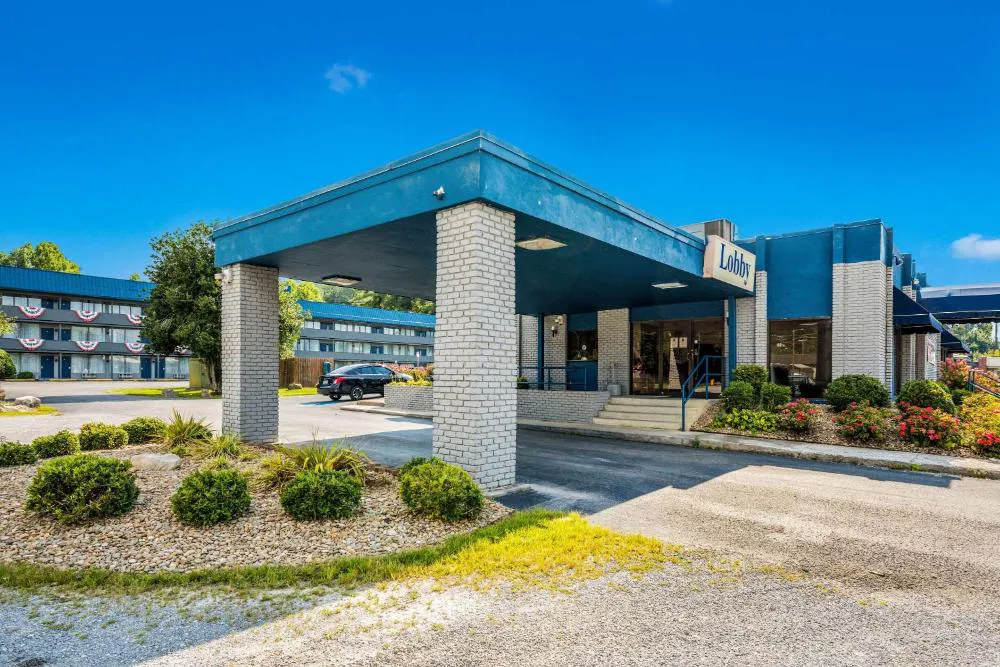 Suburban Studios Middlesboro hotel hero