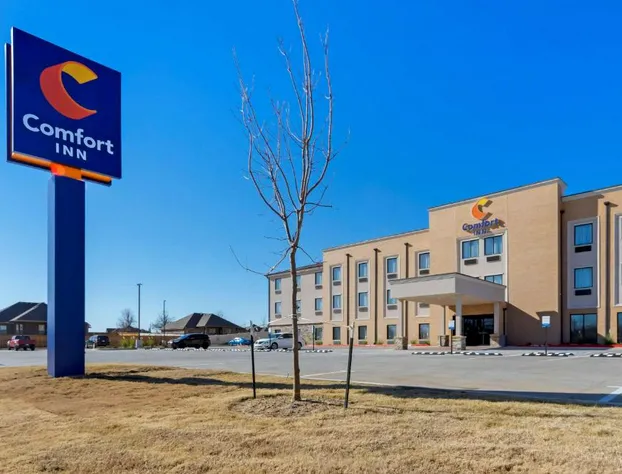 Comfort Inn & Suites Harrah hotel detail image 1