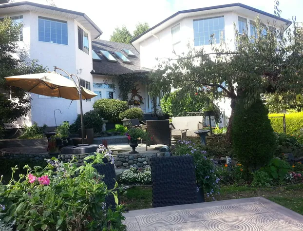 By The Sea BnB hotel detail image 2