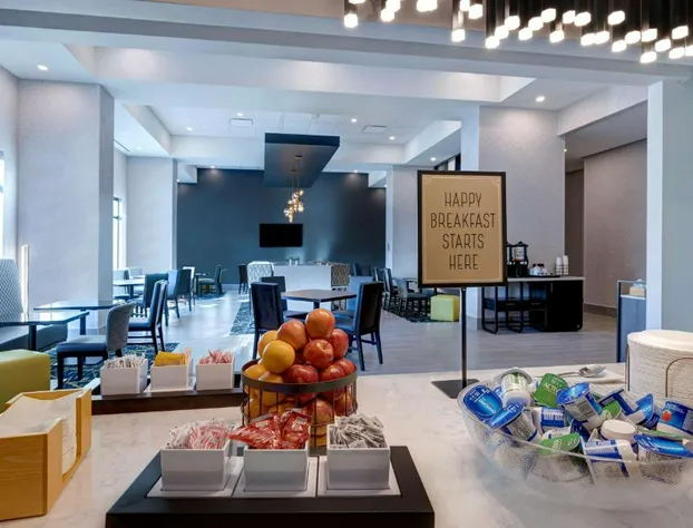 Hampton Inn & Suites by Hilton Burlington Toronto hotel detail image 2