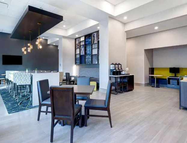 Hampton Inn & Suites by Hilton Burlington Toronto hotel detail image 3