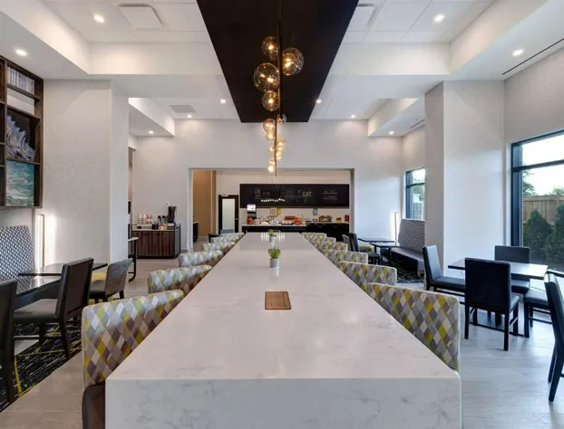 Hampton Inn & Suites by Hilton Burlington Toronto hotel detail image 4