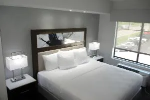 Best Western Premier Liberty Inn & Suites hotel detail image 3