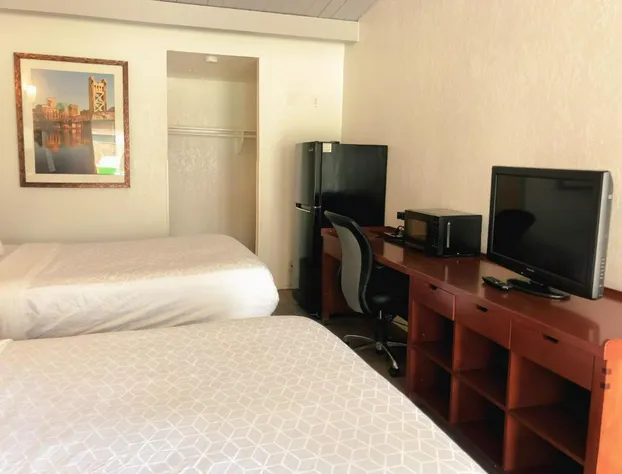 Super 8 by Wyndham San Jose Airport hotel detail image 2