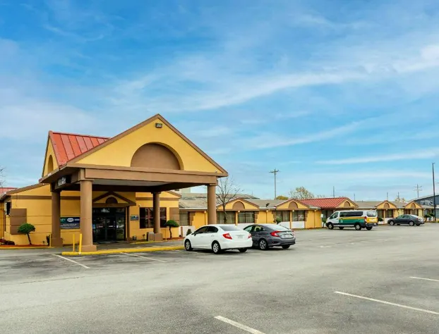 Suburban Studios Buffalo Airport hotel detail image 1