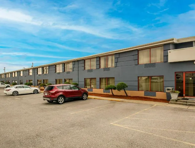 Suburban Studios Buffalo Airport hotel detail image 2