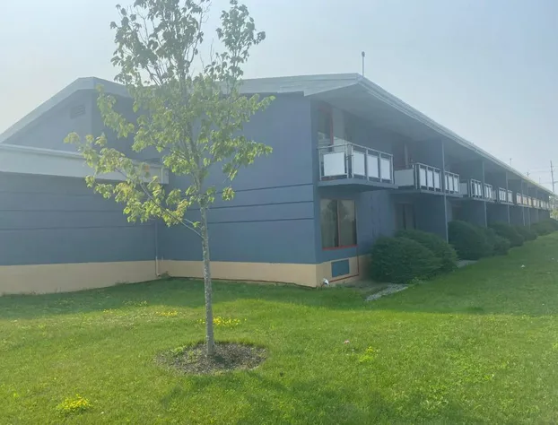 Suburban Studios Buffalo Airport hotel detail image 3