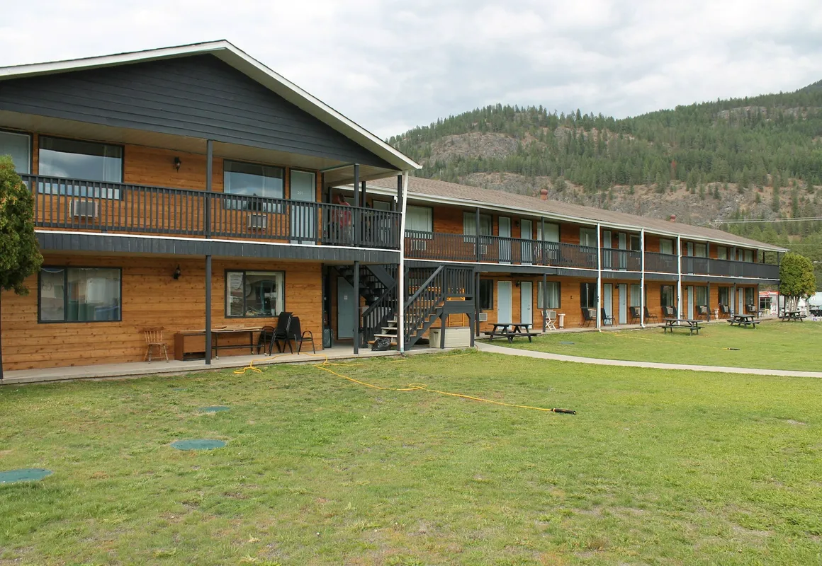 Christina Lake Motel and RV Park hotel hero