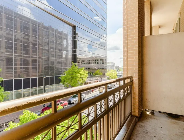 Cozy Atlantic Station Midtown Loft hotel detail image 1