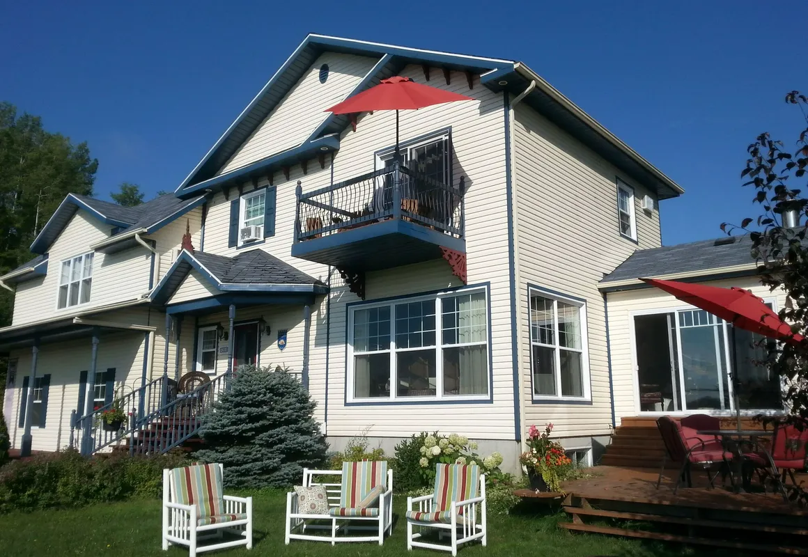 Gîte Domaine De La Baie B&B hotel hero