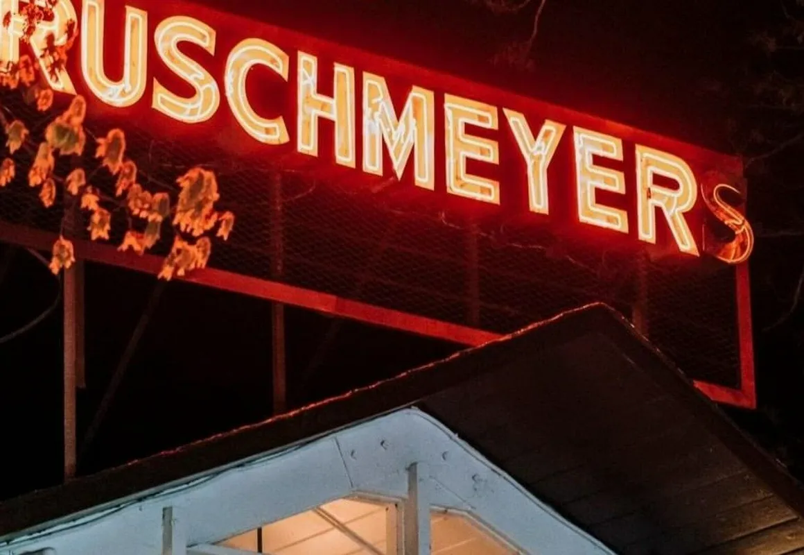 Ruschmeyers #10 Dlx Queen hotel hero