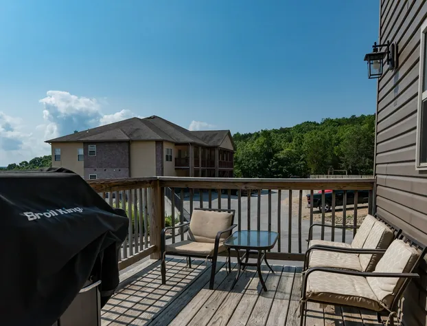 Rockwood Lake Lodge 7 Bedroom Home by RedAwning hotel detail image 3