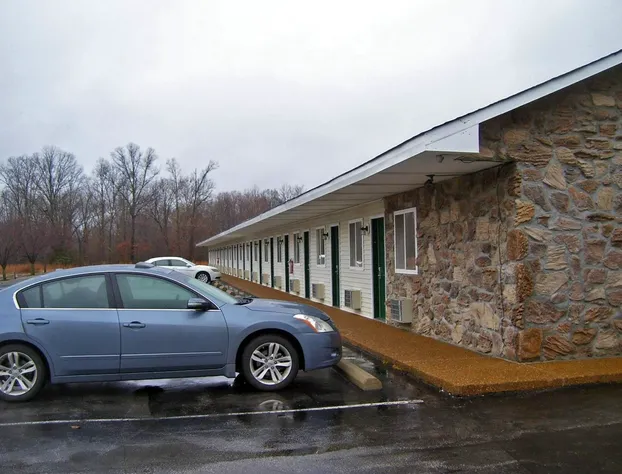 Colonial Inn hotel detail image 2