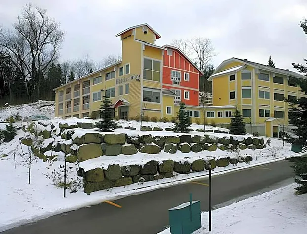 Hotel and Suites Les Laurentides hotel detail image 3