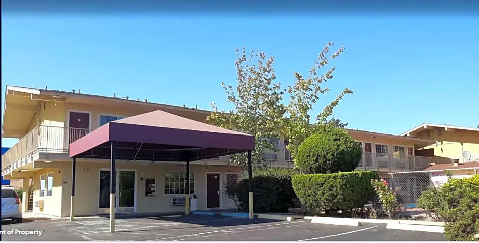 Petaluma Valley Inn hotel hero