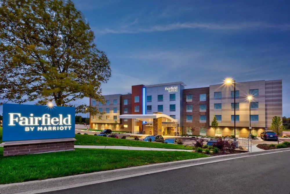 Fairfield Inn & Suites by Marriott Grand Rapids North hotel hero