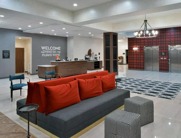 Hampton Inn & Suites Greensboro Downtown hotel detail image 3