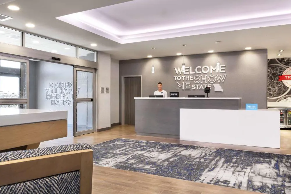 Hampton Inn & Suites St. Charles Old Town Area hotel hero