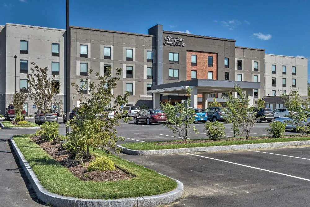 Hampton Inn & Suites Keene hotel hero