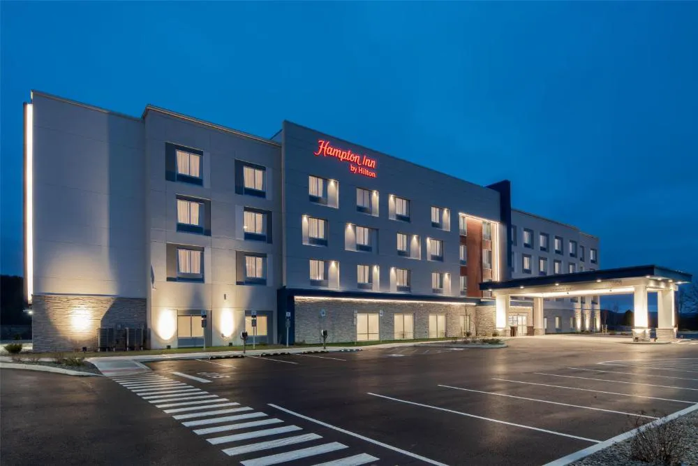 Hampton Inn Cooperstown hotel hero