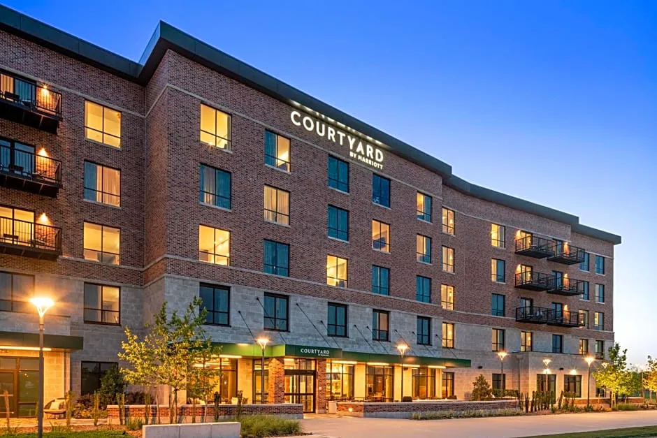 Courtyard by Marriott Houston Northeast hotel hero
