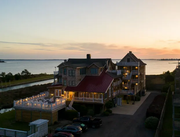 The Burrus House Inn Waterfront Suites hotel detail image 1