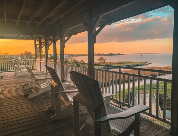 The Burrus House Inn Waterfront Suites hotel detail image 3