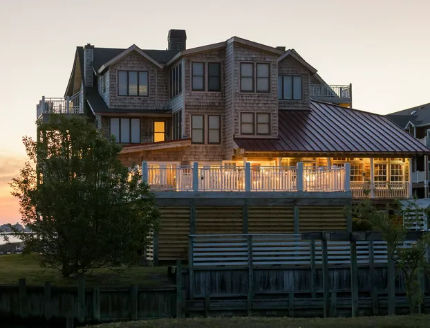 The Burrus House Inn Waterfront Suites hotel detail image 1