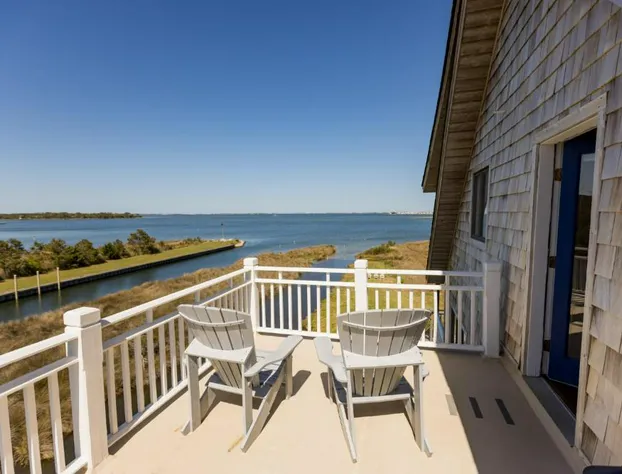 The Burrus House Inn Waterfront Suites hotel detail image 2
