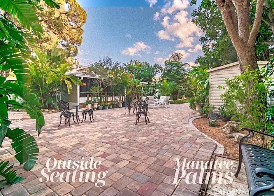 Manatee Palms hotel hero