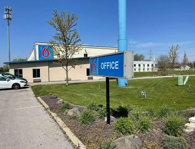 Studio 6 Peoria, IL hotel detail image 1