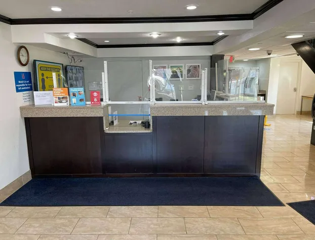 Studio 6 Peoria, IL hotel detail image 1