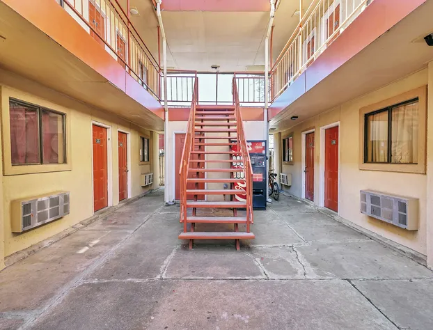 Relax Motel Grand Prairie Dallas I 30 hotel detail image 4