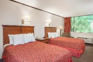 The Schenectady Inn & Suites hotel hero