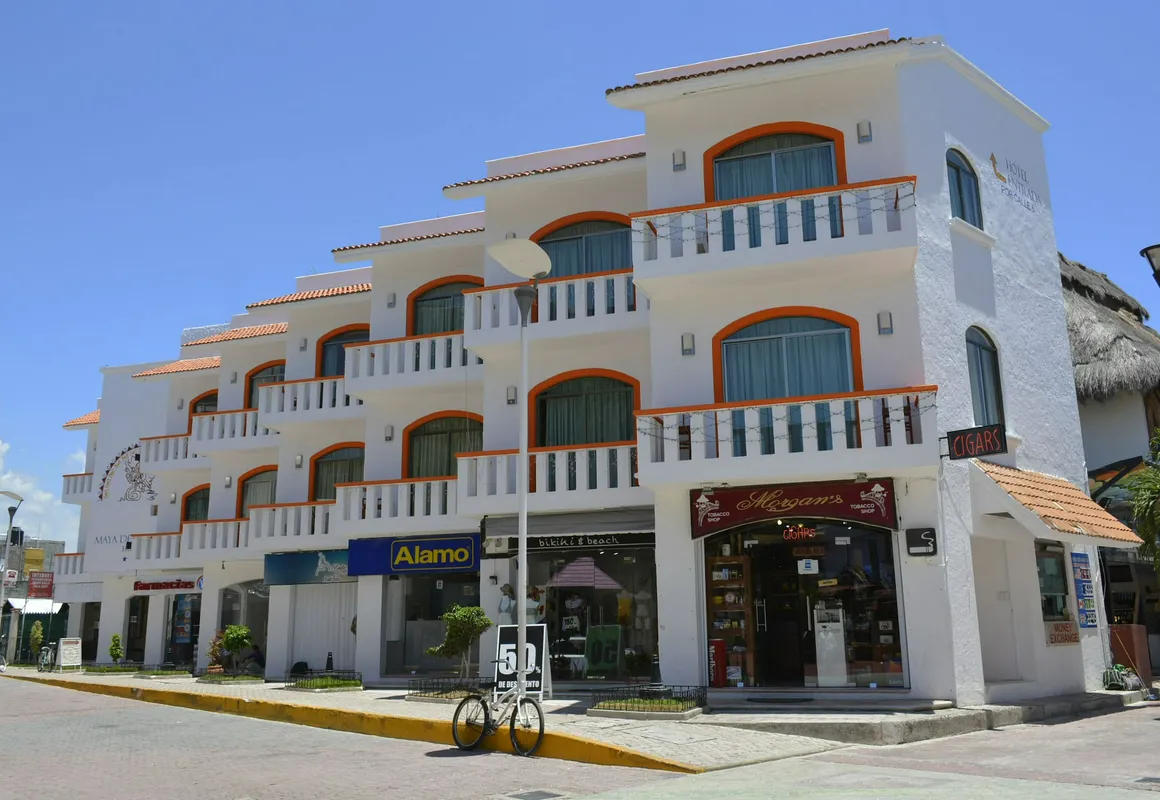 "5TH AVENUE" Beach Balance, "1 block to the beach" "by BFH" hotel hero