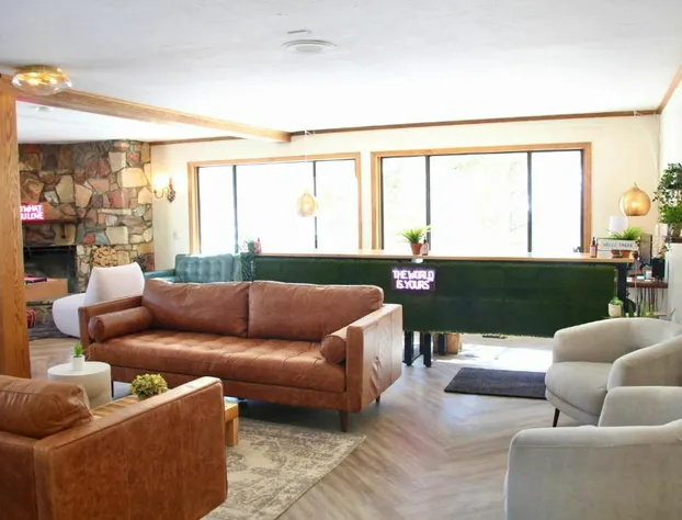 Sierra Blue Hotel & Swim Club hotel detail image 3