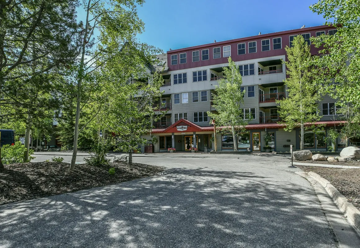 Silver Mill 8304 hotel hero